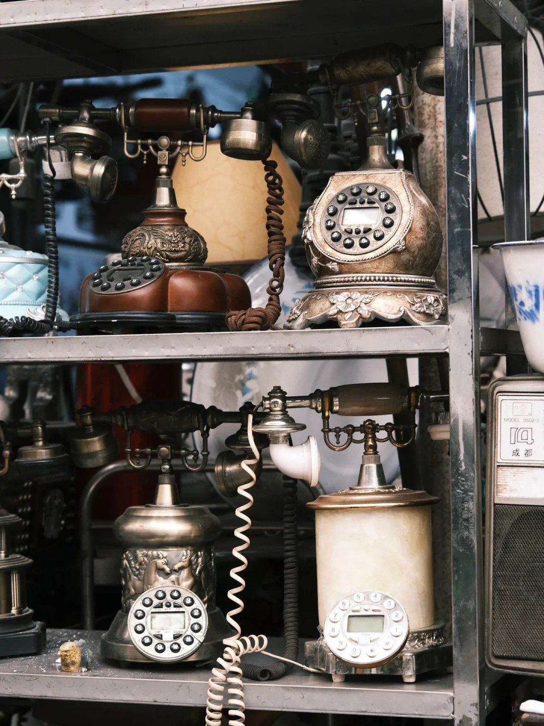 成都最大二手市场寻宝记 穿越时光，重温90年代家居百货的烟火气